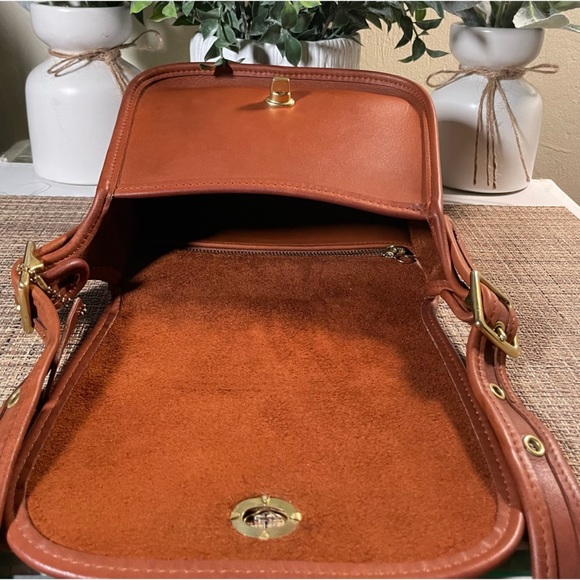 ❤️SOLD❤️Vintage Coach British Tan Legacy Small Flap 9965 - Picture 6 of 9